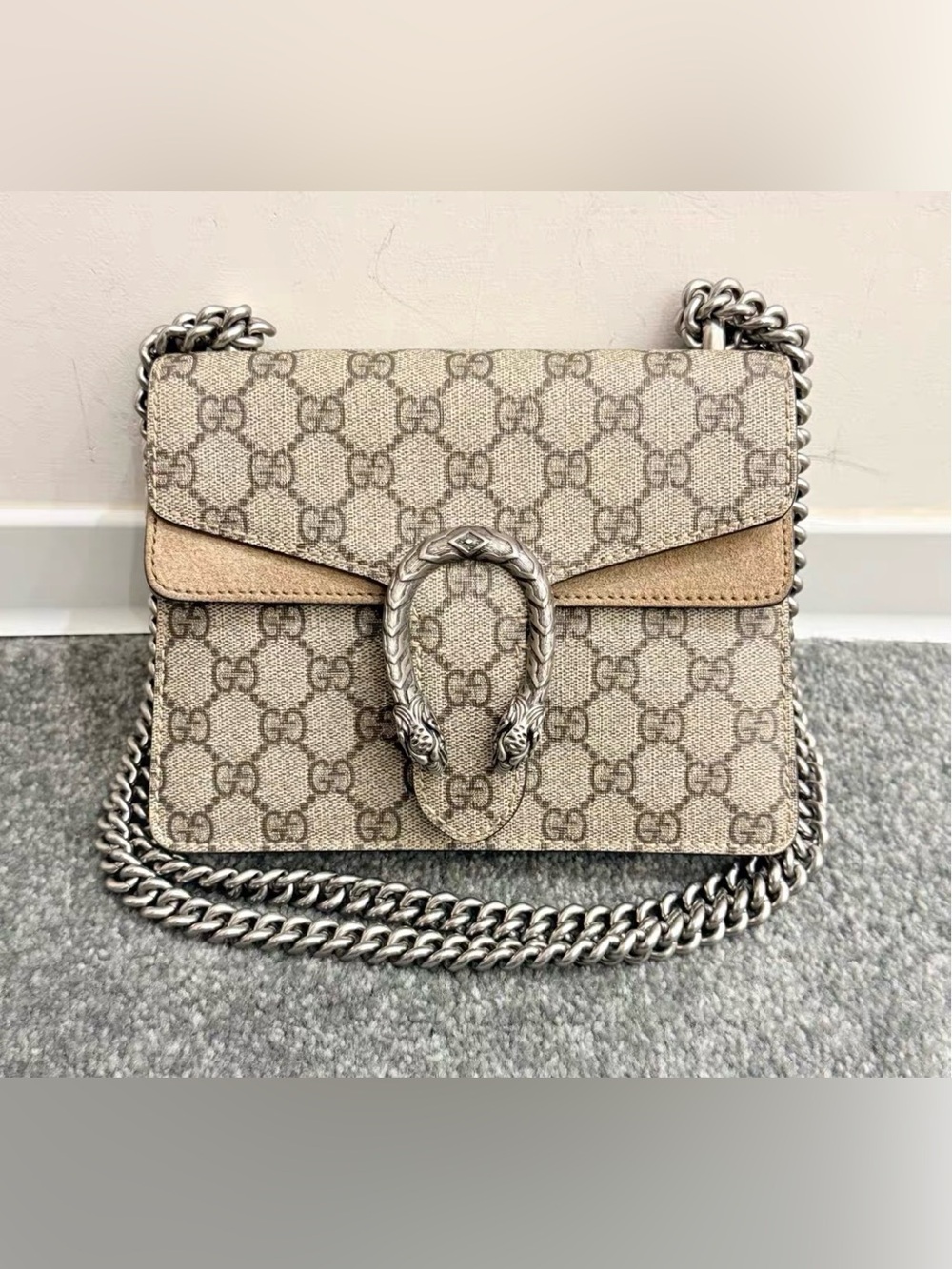 Gucci Beige GG Supreme Crossbody with Silver Chain and Tiger Head Hardware